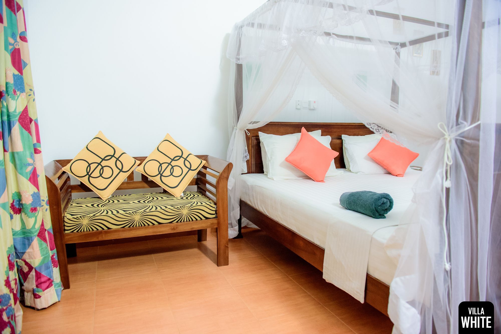 White गेस्ट हाउस